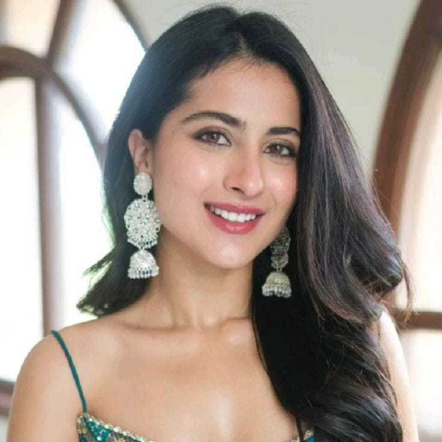 Call Girls in Noida With AC Room Your Service